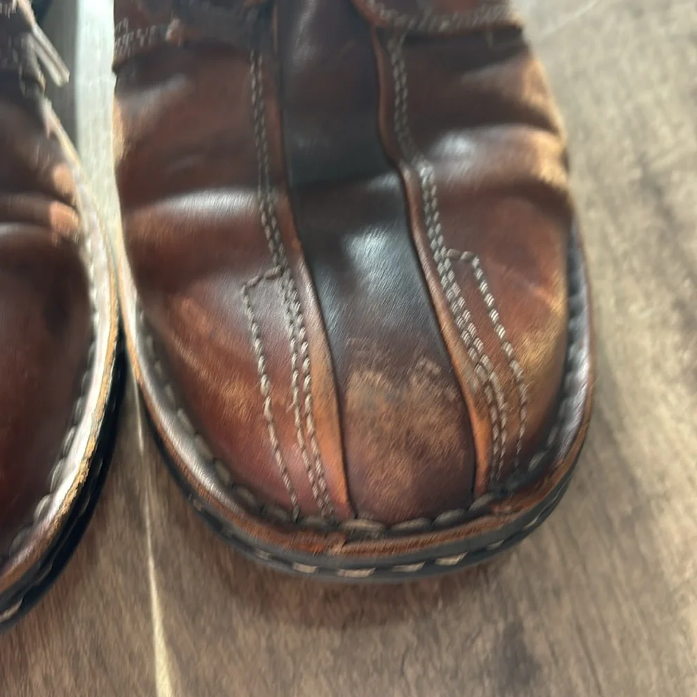 Clark’s brown leather dress shoes size 10.5